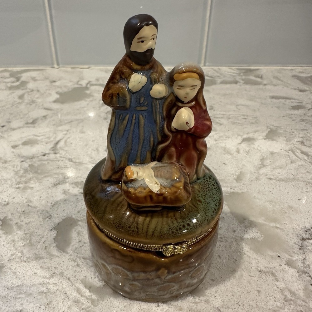 Nativity Trinket Box Hinged Lid Ceramic Hand-Painted Jesus‎ Mary & Joseph
